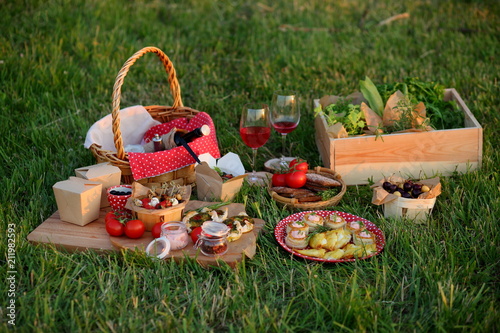 snacks for a picnic basket