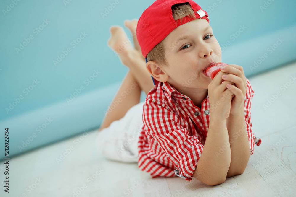 Child with ice cream
