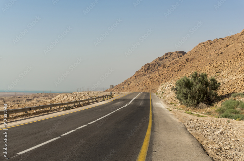 Road surrounding the dead sea from north to south 