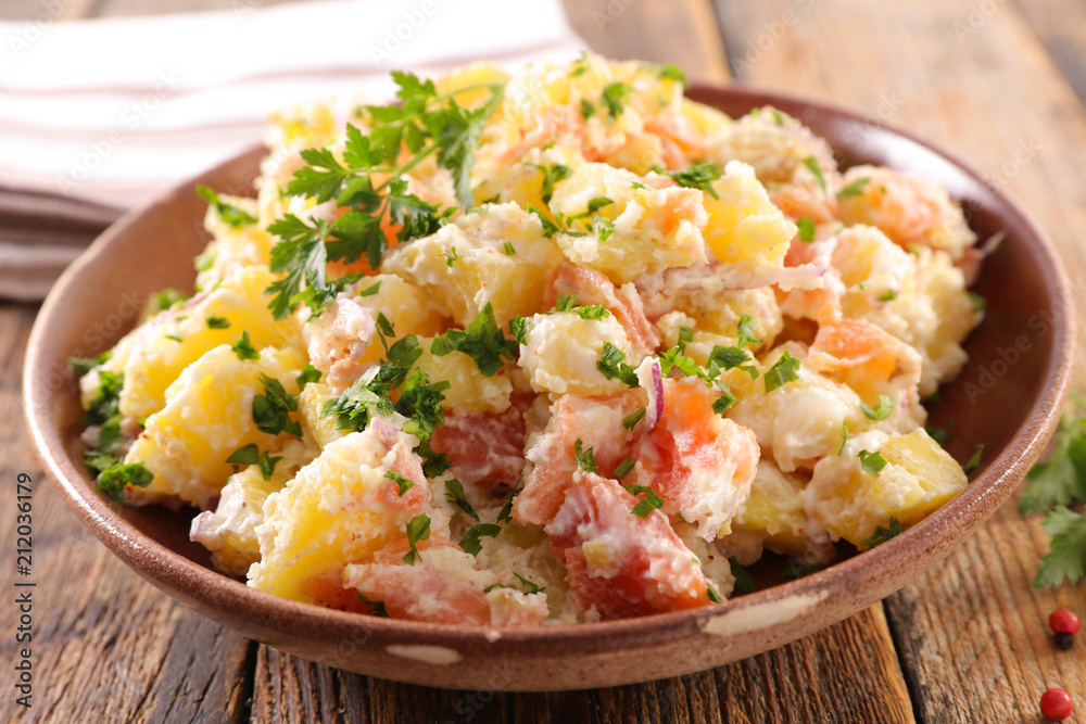 potato salad with salmon