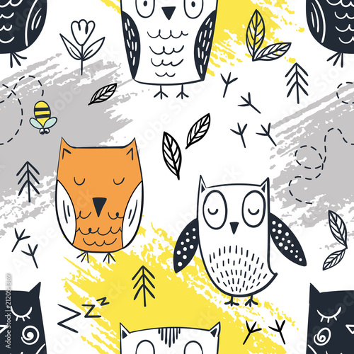 Cute vector seamless pattern with owls