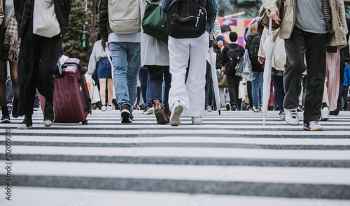 Photography Mass of people crossing the street in Tokyo