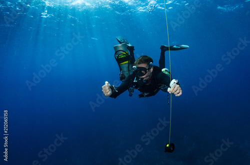 Sidemount diver