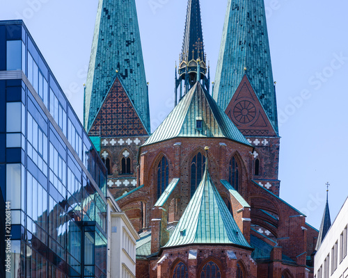 Obraz na płótnie St. Marien seen from the pedestrian zone w salonie