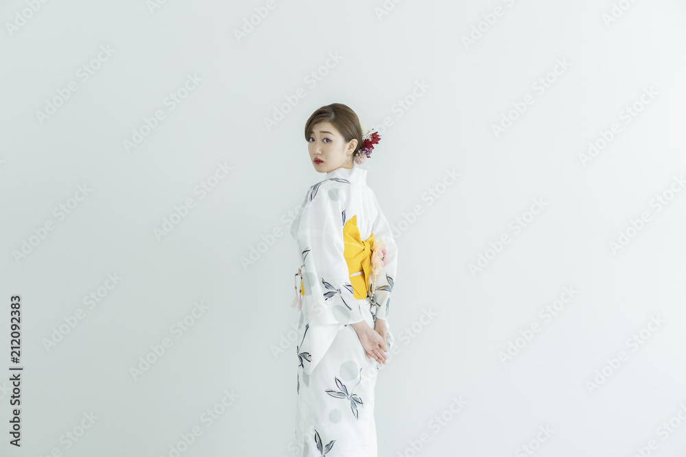 浴衣の女性 浴衣の女性