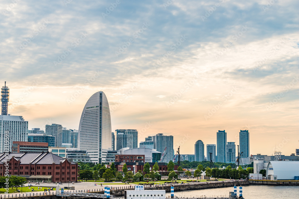 夕方の横浜みなとみらい　The clouds of nightfall in Minatomirai