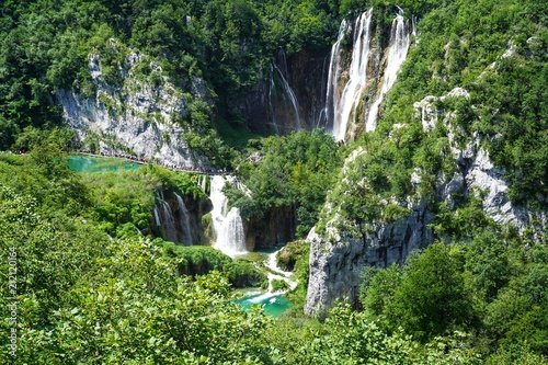 Wasserf  lle an der Plitwitzer Seen in Kroatien - Plitvice