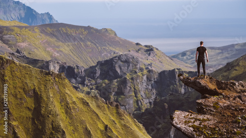 Hochland von Island mit Wanderer © Sebastian Warneke
