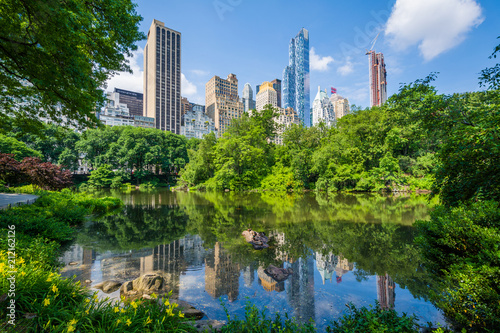 Obraz na plátne The Pond, in Central Park, Manhattan, New York City