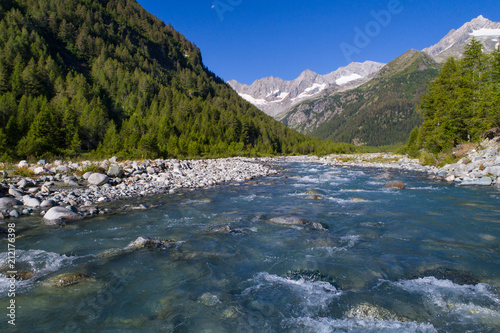 Fototapeta Naklejka Na Ścianę i Meble -  Mountain river, alpine valley