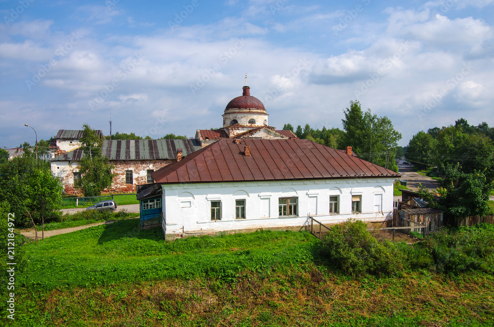 Obraz premium KIRILLOV, RUSSIA - August, 2017: The Cathedral of the Kazan Icon of the Mother of God