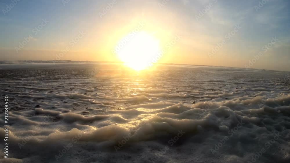 Schaumalgen, Schaumbildung an der dänischen Nordseeküste, Abendstimmung