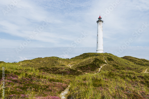 Leuchtturm in den Dünen