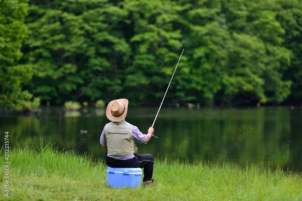 夏の休日 リラックスタイム 釣りの男性 Stock Photo Adobe Stock