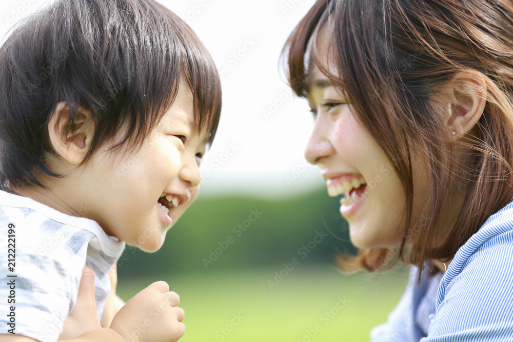 笑顔の親子 笑顔の親子