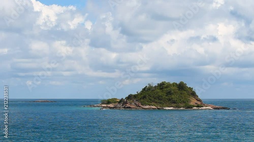 beautiful deserted island in the tropical sea with big cloud at summer time, high definition, Full HD, 1920x1080