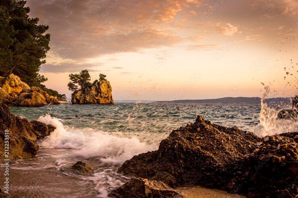 Obraz premium Famous rock near the town of Brela at sunset, Makarska Riviera, Dalmatia, Croatia