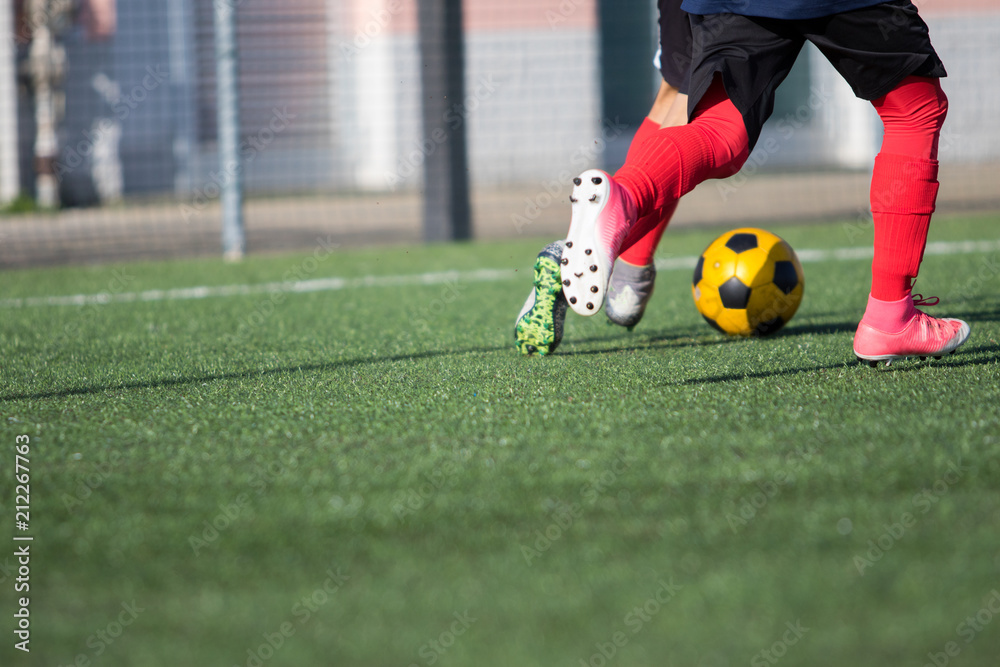 Calcio, azione di gioco e doppio passo Stock Photo | Adobe Stock