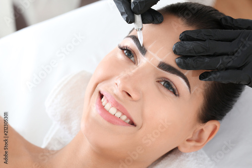 Young woman undergoing proc...
