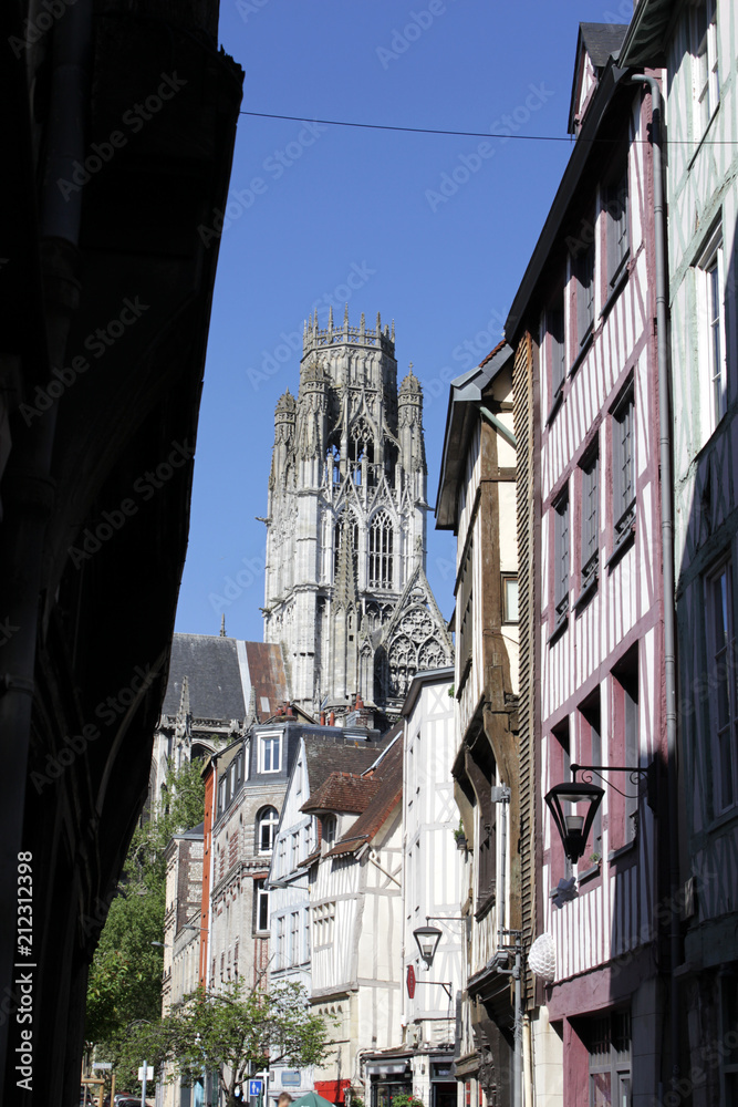 Rouen - Place du Lieutenant Aubert