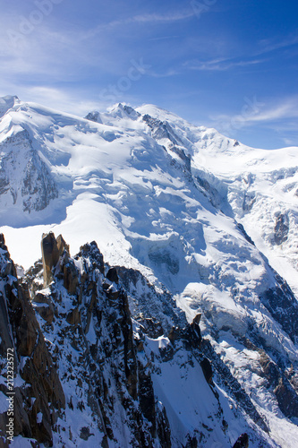 Berggipfel des Mont-Blanc mit Schnee