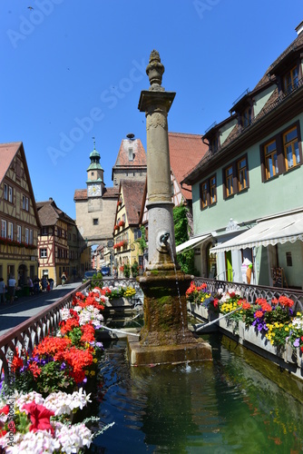 Röderbrunnen und Markusturm in Rothenburg ob der Tauber  photo