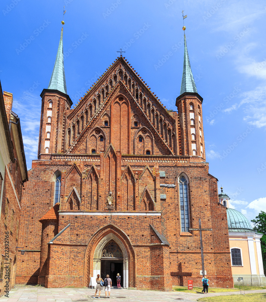 Obraz premium Facade of Archcathedral Basilica of Assumption of Blessed Virgin Mary and St. Andrew, Frombork, Poland