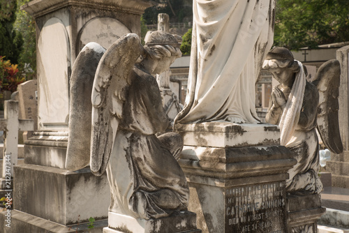 Fotografie Cemetery in Hong Kong downtown on sunny day