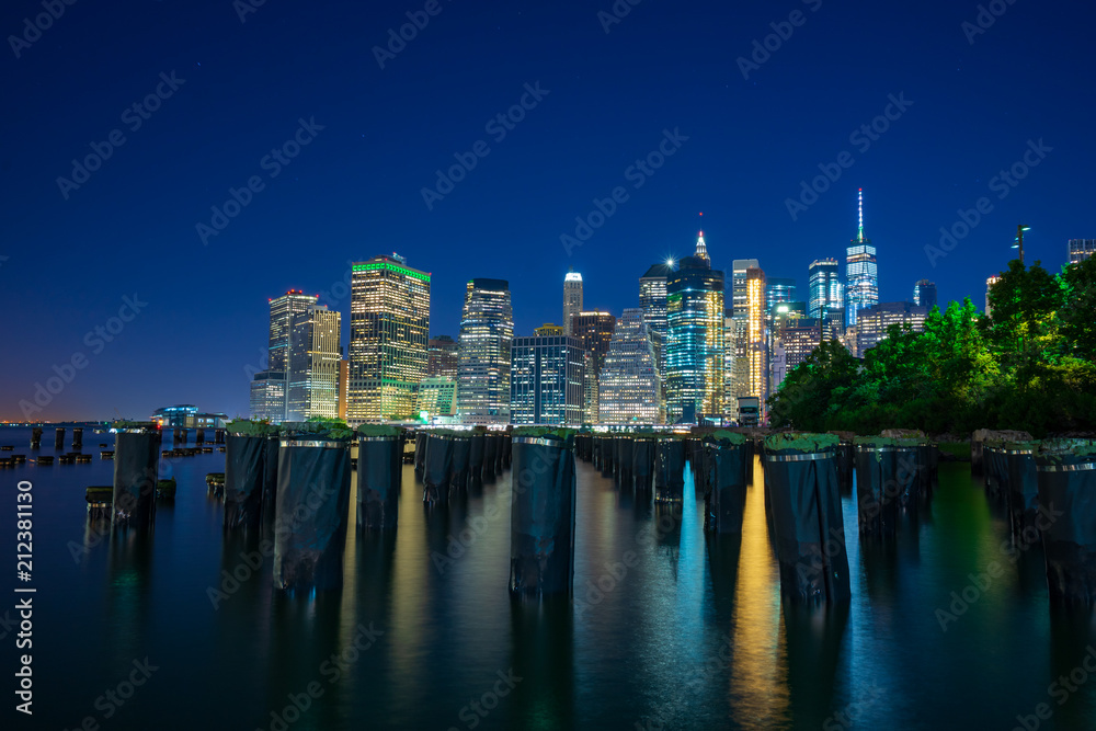 Obraz premium Manhattan skyline at night
