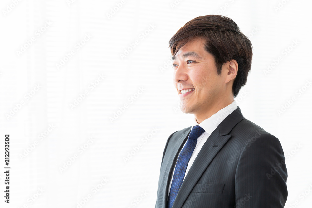 笑顔のミドル男性　ビジネス