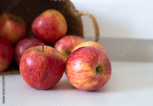 several apples detail