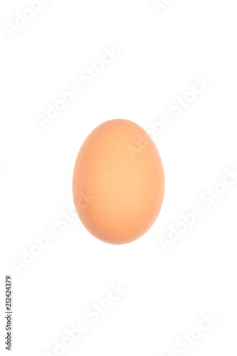 яйца жёлтые лежат на белом фоне 