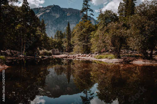 Fototapeta Naklejka Na Ścianę i Meble -   Eastern Sierra Mountains, California, USA: Mirror lake in Yosemite national park