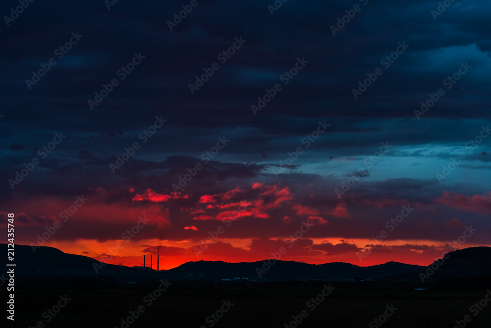 Fototapeta premium sunset over the mountains