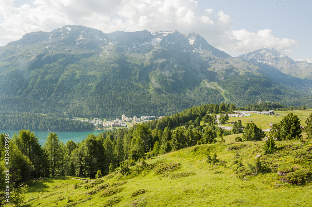 St. Moritz, St. Moritzersee, Corviglia, Bergbahn, Alpen, Rosattschgruppe, Oberengadin, Wanderweg, Graubünden, Schweiz