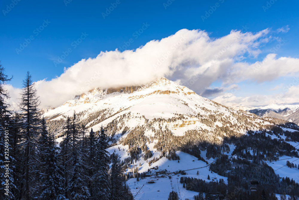 Obraz premium Winter in Dolomites Mountains
