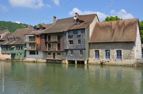 Ornans sur la Loue, commune du Doubs, massif du Jura, France