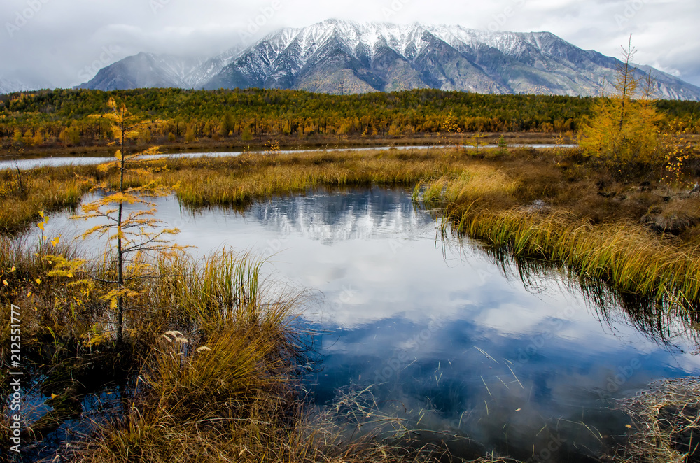Fototapeta premium Lake and mountains of Siberia