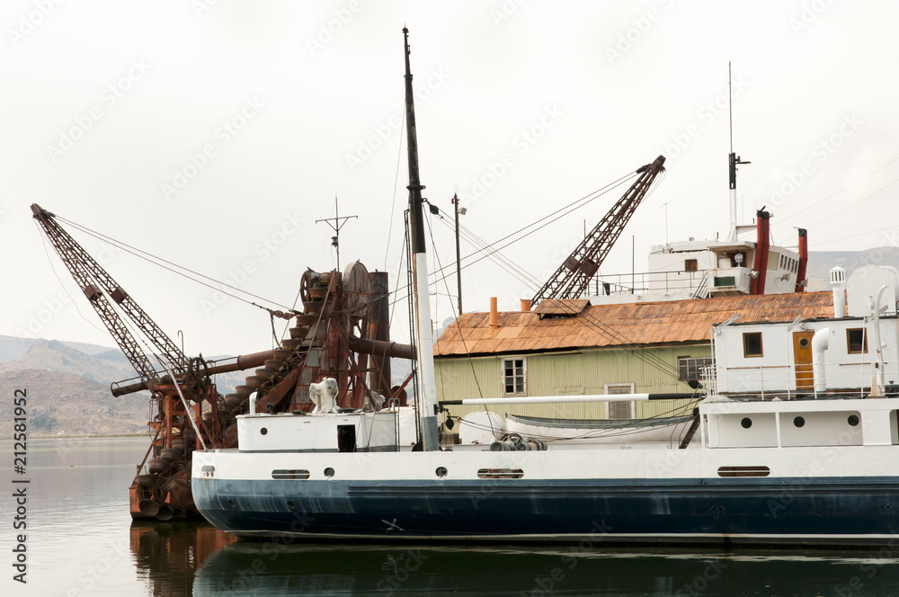 Fototapeta premium Historic Steamer Quay - Puno - Peru