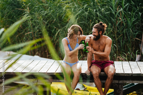 Fotografi Couple Enjoying Summer Vacation