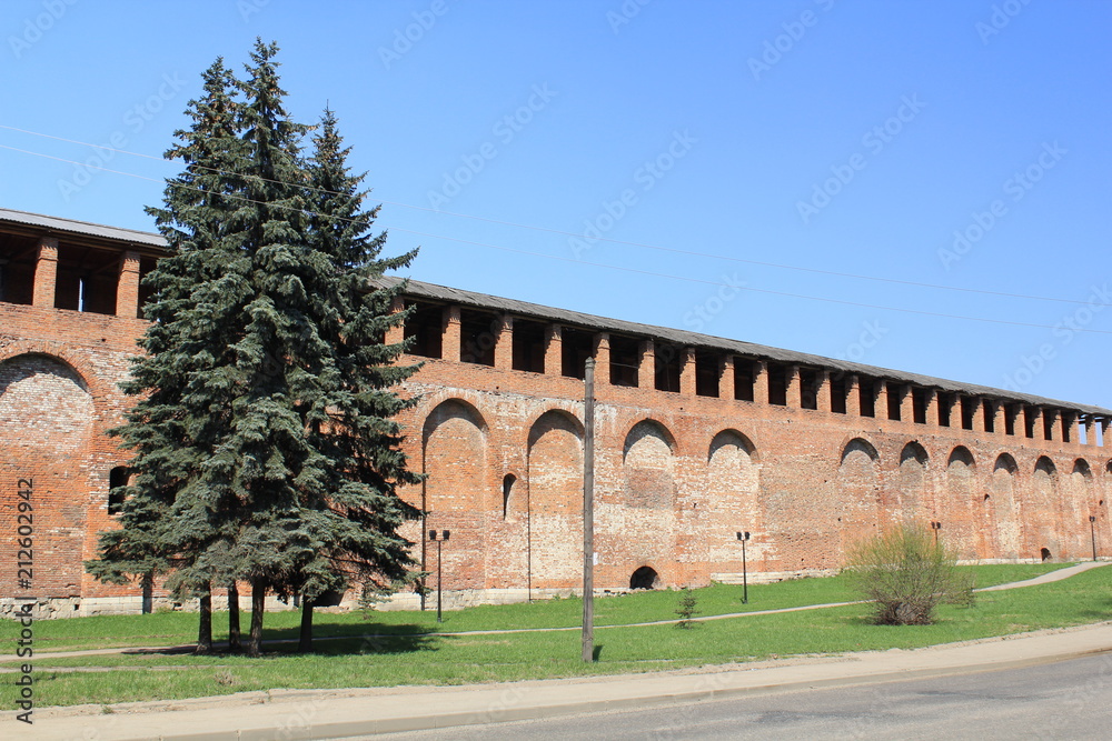 arch, Architecture, blue, building, building exterior, built structure, Clear sky, courtyard, day, Growth, history, Nature, no people, outdoors, Plant, sky, Sunlight, the past, travel destinations, Tr