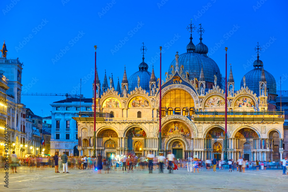 Naklejka premium Bazylika katedralna Świętego Marka w Wenecji