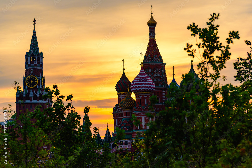 Fototapeta premium Moscow sunset on the background of the Kremlin