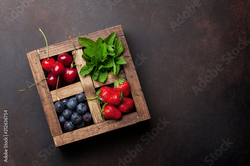 Fresh summer berries box