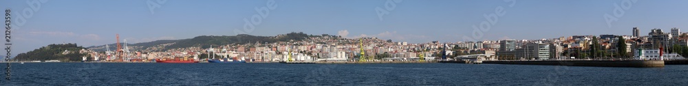 panorámica costera de la ciudad de Vigo en Galicia