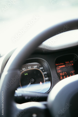 Auto Cockpit, Tachometer und Bordcomputer