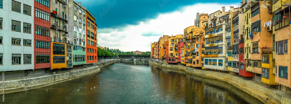 Naklejka premium girona panorama 지로나 파노라마