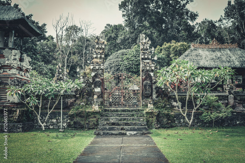Pura Luhur Batukau Batukaru Hindu temple photo