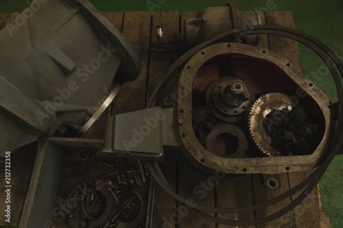 Vessel part for repair on table
