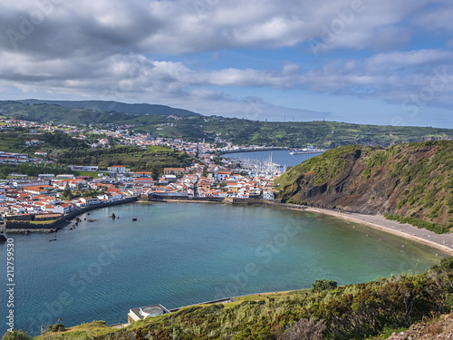 Blick vom Monte da Guia auf Horta und Monte Queimado (Faial)